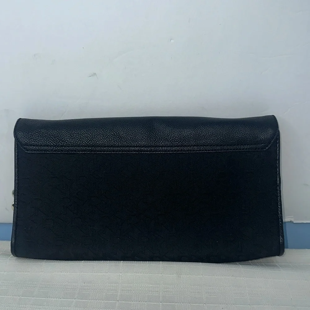 DKNY T&C W/D Town Country Classic Hardware Bag Purse Clutch Wristlet